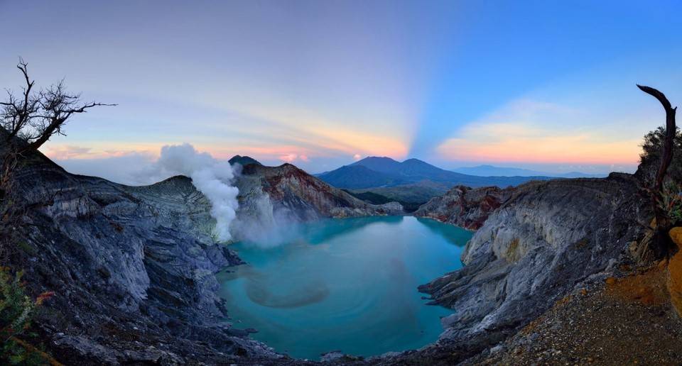 Kawah Ijen Banyuwangi by COS Indonesia
